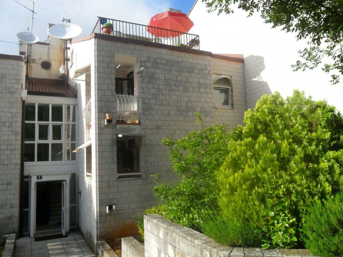 Apartments Simpa Nijvice Zewnętrze zdjęcie